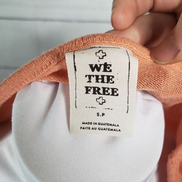 We The Free Deep v peach top small - Picture 3 of 5